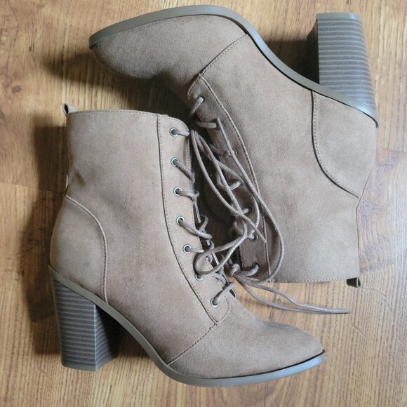 JustFab Kari Lace Up Ankle Boots - Picture 1 of 3